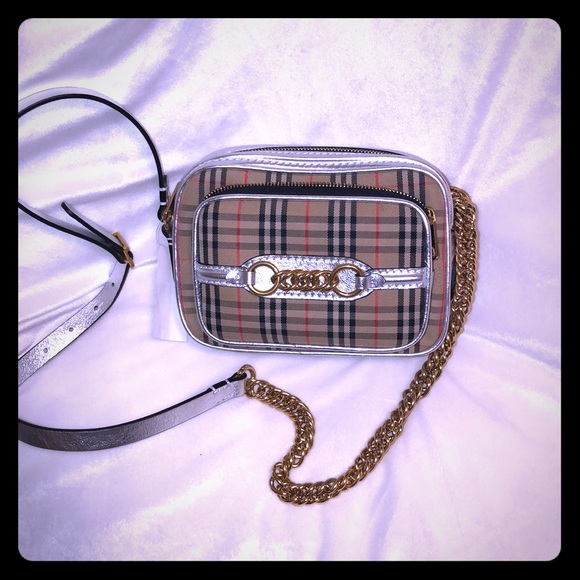Burberry Handbags - Burberry camera bag